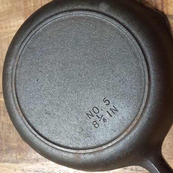 Vintage Unmarked BSR Cast Iron Skillet #5 - Picture 10 of 12